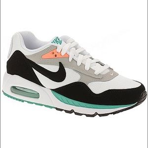 Nike women’s Nike Air Correlate 8.5